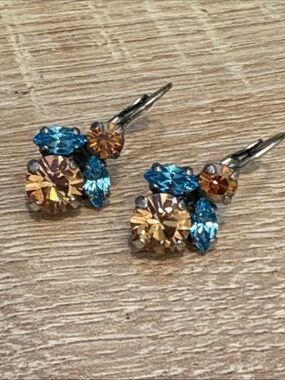 Vintage lever back Crystal Cluster Earrings in Silvertone